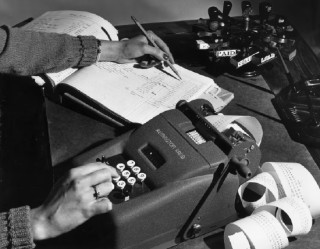 英伟达在美国缴纳170亿美元税款，居全球企业纳税额榜首