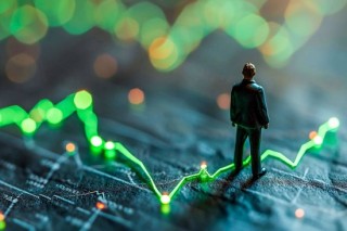 知名量化私募陷“内斗”，靖奇投资创始人卸任风波背后：“背刺”还是其他？