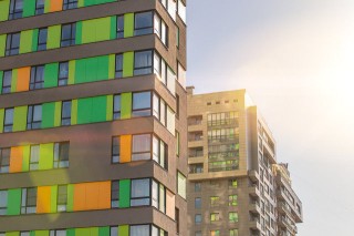 如何分析公寓利率的变化并做出合理的投资选择？公寓利率波动对投资的影响有哪些？