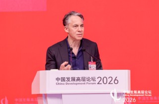 索奈董事长雷默：AI治理应摒弃竞赛思维，采纳花园共治新范式