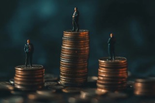 分红率仅10%、管理层薪酬低于行业平均，国恩股份五年借款46亿元扩张