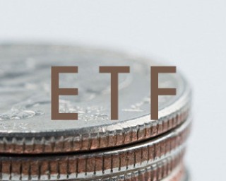 如何理解期权的常用术语？这些术语在交易中有何应用？