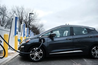 2月19日外盘头条：高盛CEO承认持有比特币 谷歌进军AI音乐创作领域 油价创10月以来最大涨幅