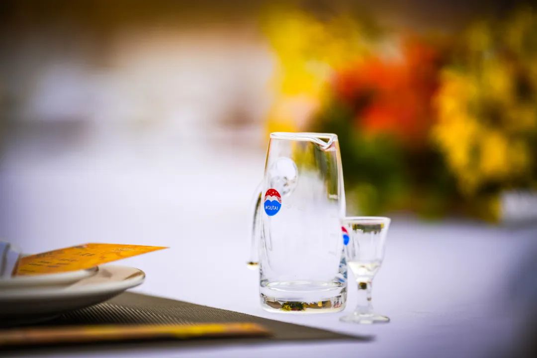 贵州茅台年报:净利同比增15.38%,系列酒营收站稳200亿 第2张 贵州茅台年报:净利同比增15.38%,系列酒营收站稳200亿 第2张