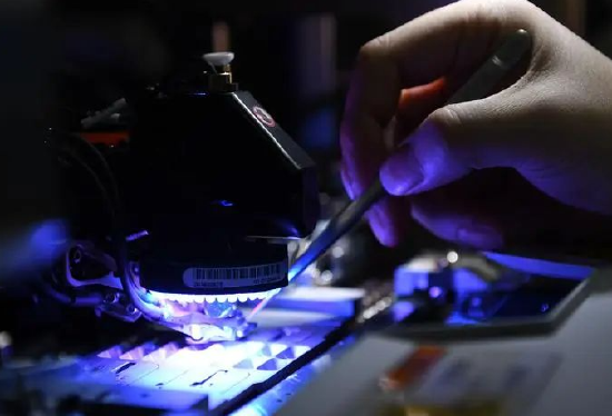 盘前：三大股指期货齐跌 英伟达阿斯麦等芯片股普跌  第2张