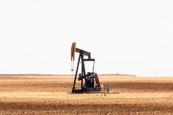 原油价格飙升 石油相关股票上涨  第2张