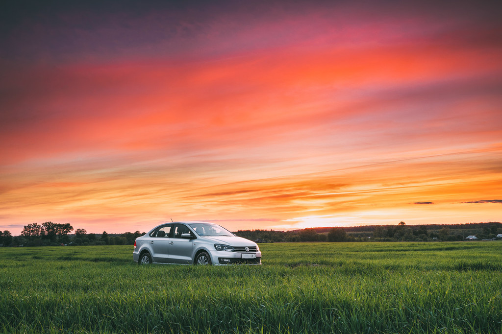 汽车发动机舱按钮维护? 第1张 汽车发动机舱按钮维护? 第1张
