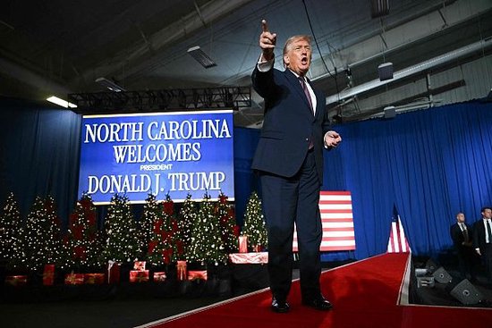 还能这么玩？特朗普：我能允许美国政府赔我10亿美元...  第1张