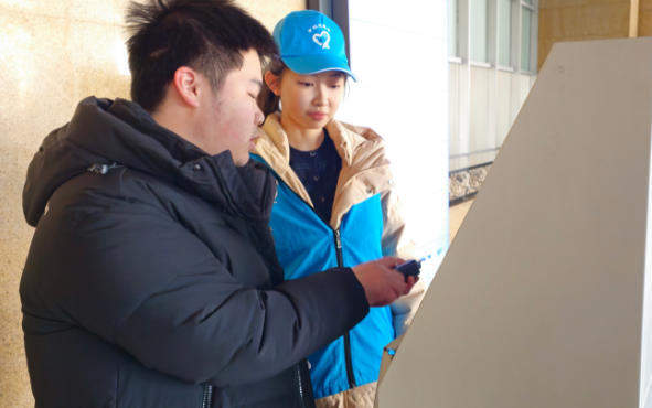 青年志愿者张雯:用真情与热忱服务旅客出行 第2张 青年志愿者张雯:用真情与热忱服务旅客出行 第2张