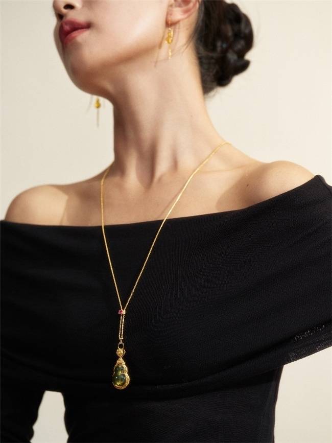 一件珠宝点亮春日场景,MiNG名皇珠宝以“天然质感”回应穿搭需求 第3张 一件珠宝点亮春日场景,MiNG名皇珠宝以“天然质感”回应穿搭需求 第3张