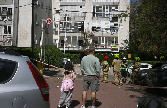 特朗普要伊朗无条件投降并拟由美国挑选该国领袖 国防巨头同意增产  第3张